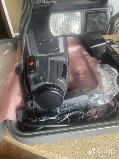 Видеокамера hitachi