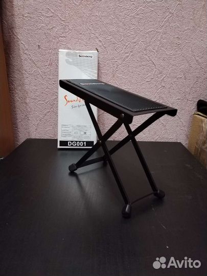 Подставка для игры гитариста