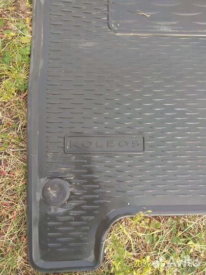 Автомобильные коврики резиновые