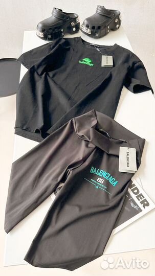 Костюм с шортами женский Balenciaga