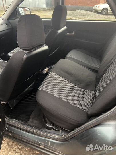 LADA Priora 1.6 МТ, 2008, битый, 300 000 км