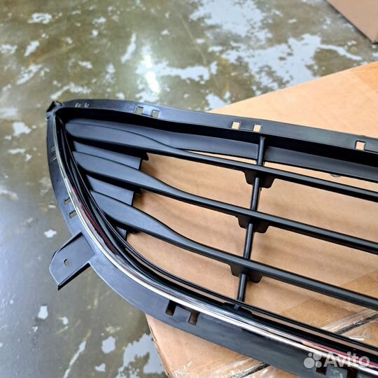 Решетка бампера Hyundai Elantra 11-14 с хромом