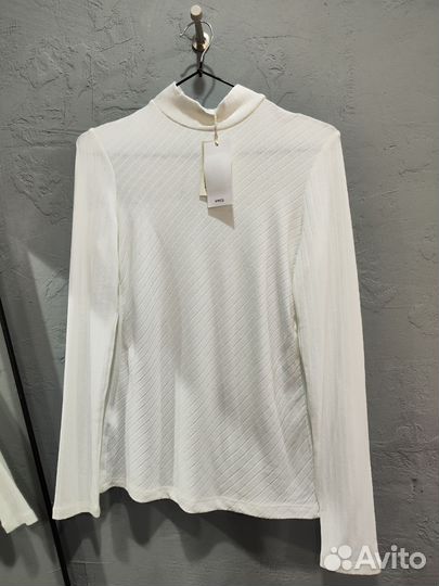 Водолазка mango m