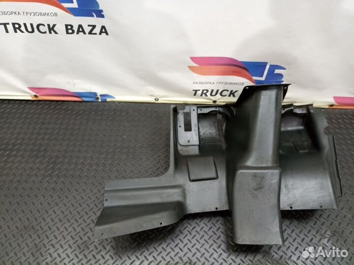 81614700025 Кожух рулевой колонки нижний Man TGA