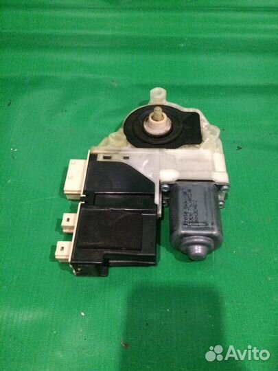 Моторчик стеклоподъемника передний левый Ситроен С