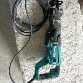 Сабельная пила makita JR3061T