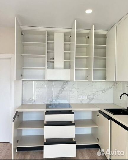 Кухня угловая на заказ с установкой