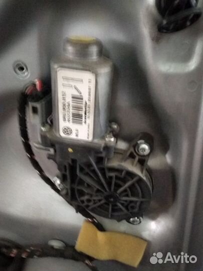 Volkswagen Polo 5 стеклоподъёмник