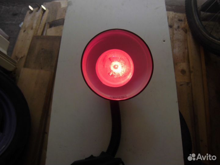 Новая светодиодная 4-х цветная лампа 220v