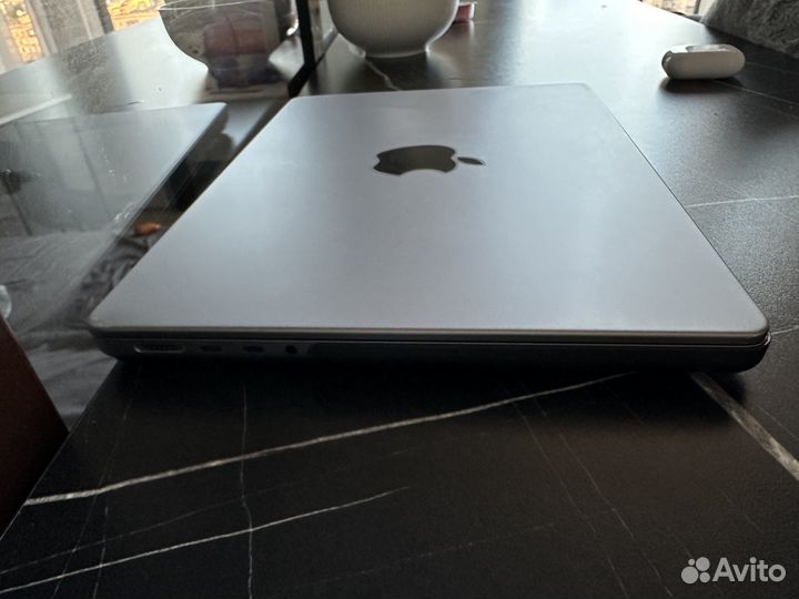 Apple macbook pro 14 m1 1tb