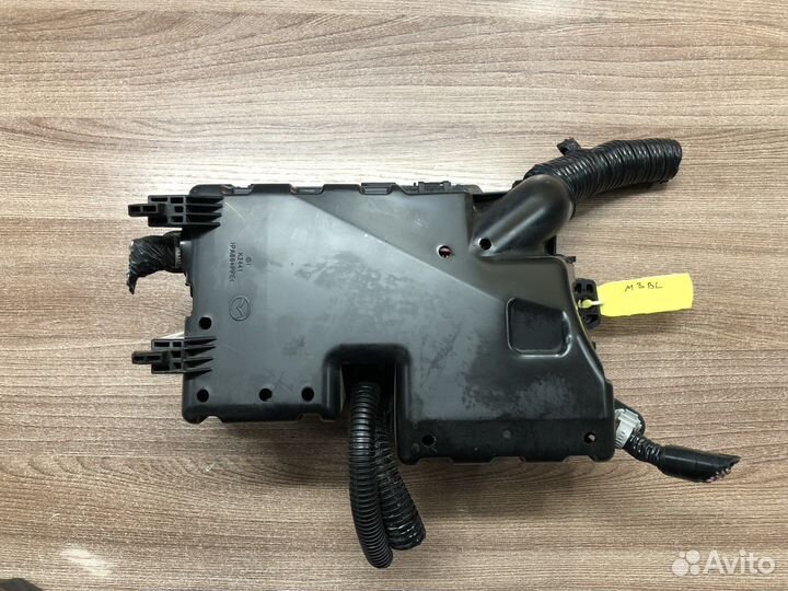 Блок предохранителей Mazda 3 BL 2009-2013