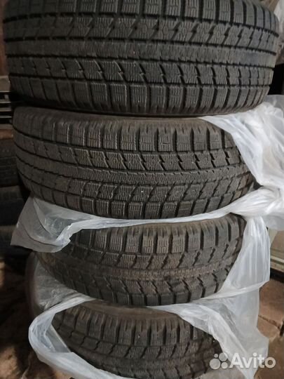 Toyo Observe GSi-5 215/60 R17