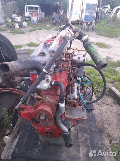 Двигатель д 240 с кпп ЗИЛ стоял на газоне