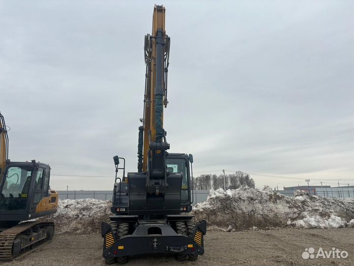Колёсный экскаватор XCMG XE180WD, 2023