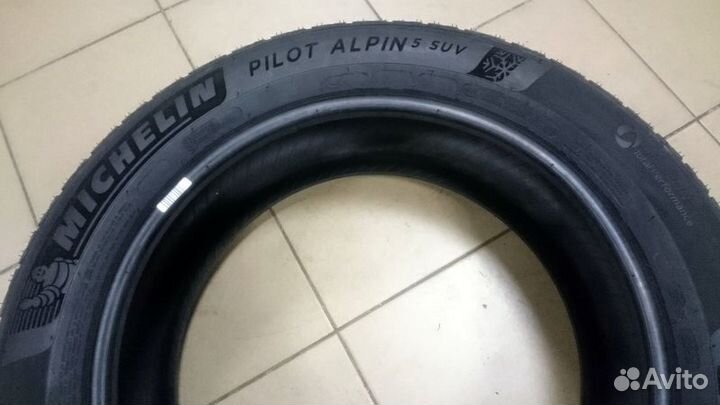 Michelin Pilot Alpin 5 245/45 R17 99V