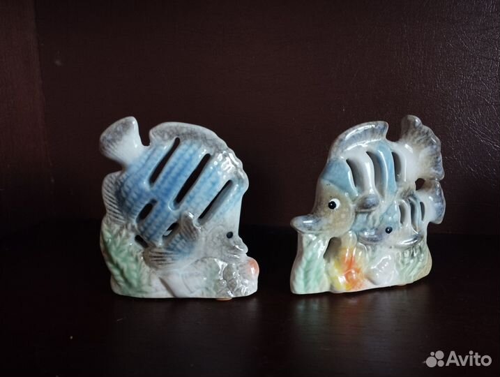 Статуэтки и подсвечница