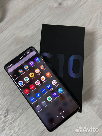 Samsung Galaxy S10, 8/128 ГБ