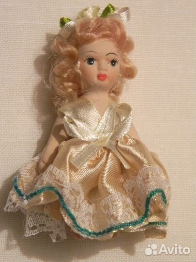 Фарфоровые мини куколки