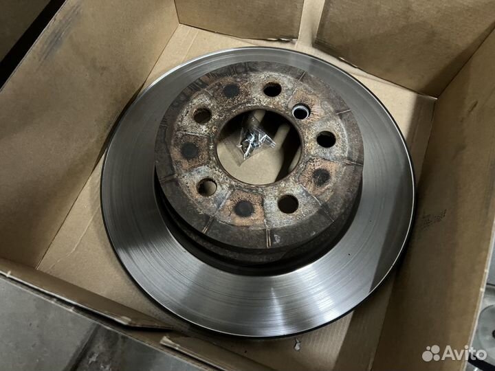 Тормозные диски и колодки BMW X5 E70 зад. ориг