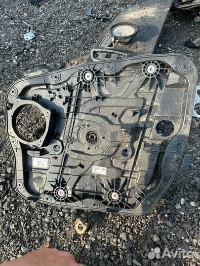 Стеклоподъёмник передний правый Hyundai Santa Fe 3