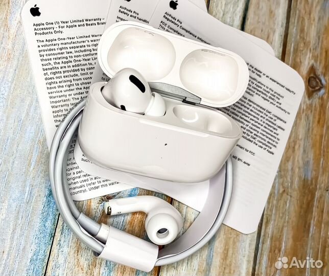Наушники AirPods Pro с черным чехлом в подарок