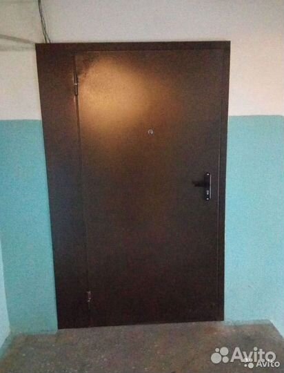 Металлическая дверь,перегородка,тамбур