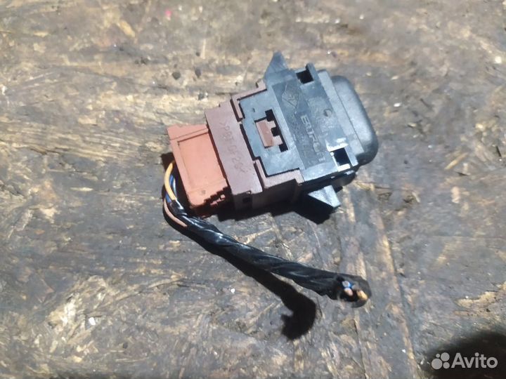 Кнопка центрального замка Renault Kangoo I (1997—2003) 1, I