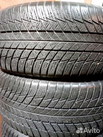 Bridgestone Blizzak LM-001 245/50 R19