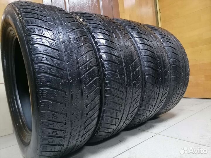 Nokian Tyres WR SUV 3 265/60 R18