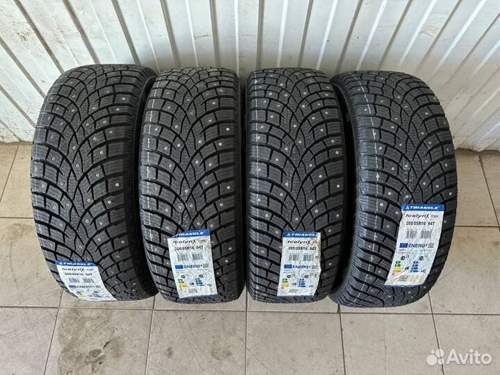 Triangle IcelynX TI501 235/65 R17