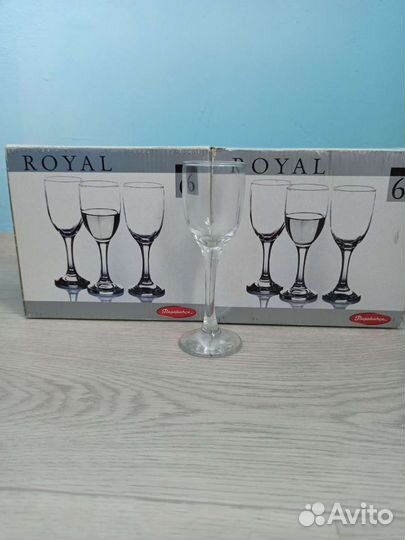 Рюмка на ножке