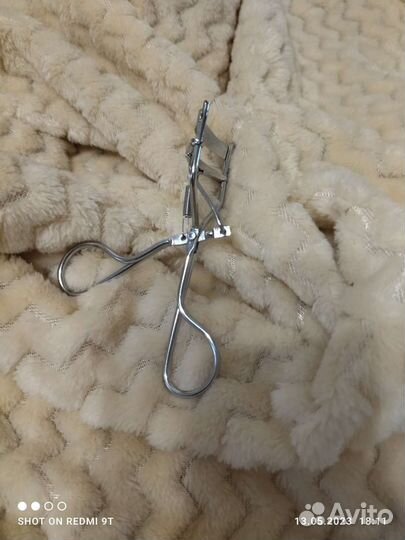 Керлер. Щипцы для завивки ресниц