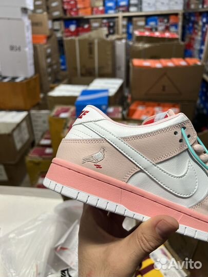 Кроссовки Nike SB Dunk Low Pink Pigeon