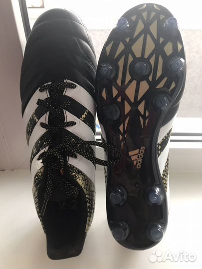 Оригинальные футбольные бутсы adidas