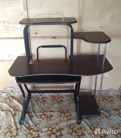 Для студентов: Компьютерный стол TranQuillita б/у