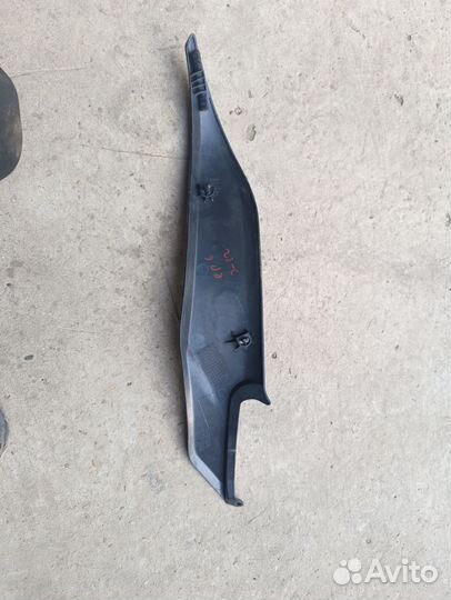 Правая накладка Kawasaki ER6 09-11