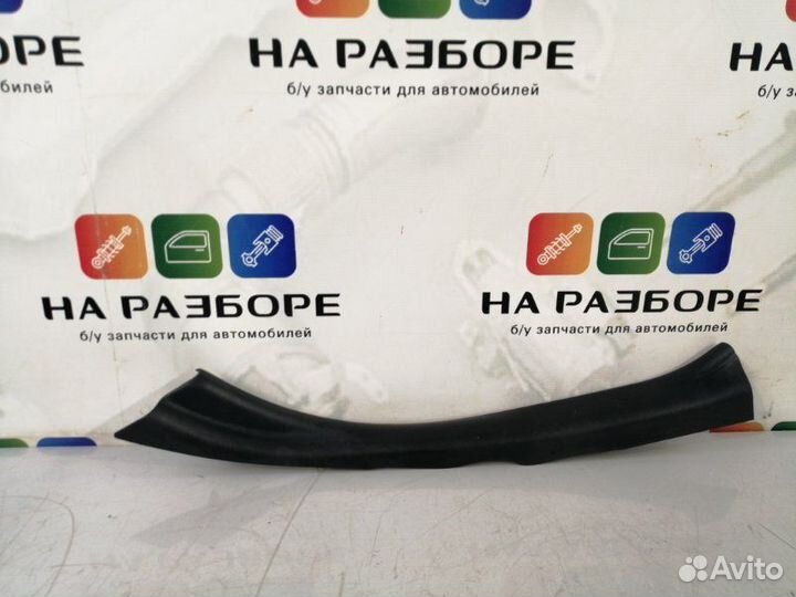 Накладка на порог внутренняя задняя левая Toyota