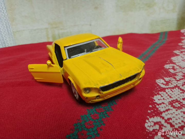 Модель автомобиля ford Mustang
