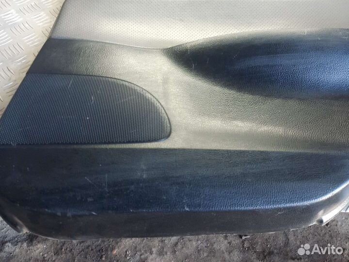 Обшивка задней правой двери mazda 6 gg