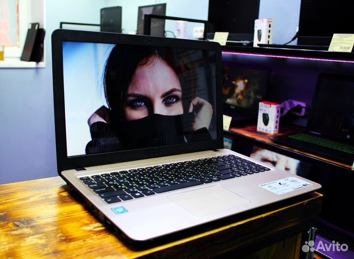 Ноутбук Asus. Для дома/учёбы