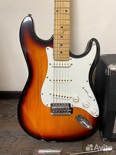 Электрогитара с комбиком + аксессуары