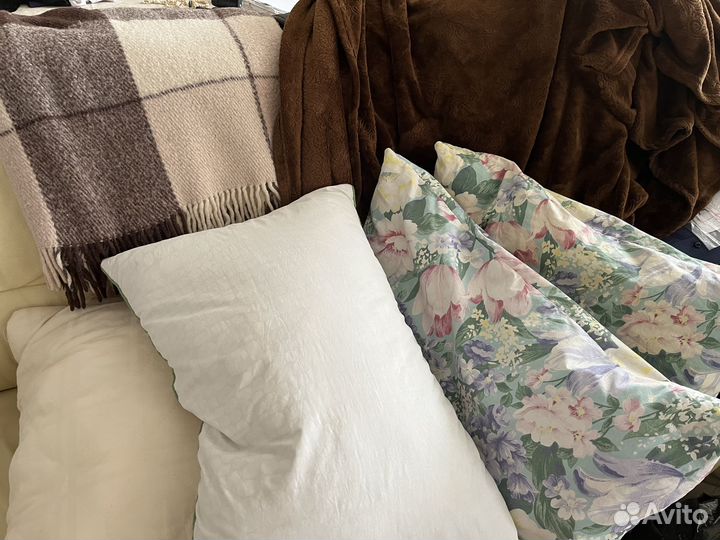 Подушка, плед