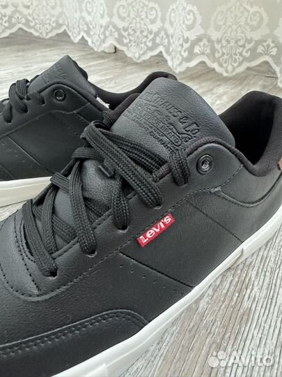 Кроссовки levis мужские