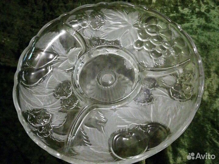 Ваза для фруктов на ножке стекло
