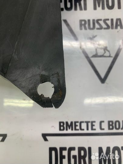 Пыльник перед. бампера низ оригинал Volvo 30657199