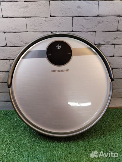 Робот-пылесос Redmond RV-R500