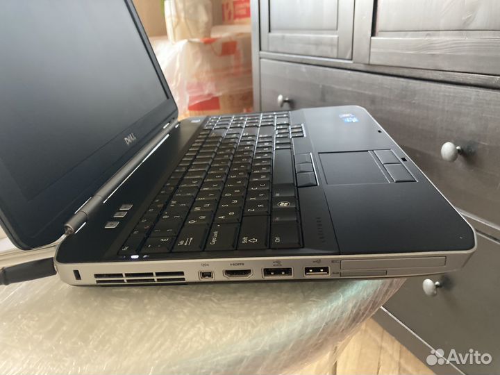 Ноутбук Dell Latitude E5520