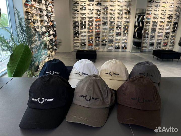 Бейсболка Fred perry в ТЦ Мега Молл