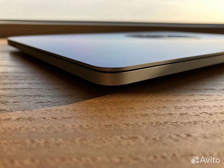 Macbook pro 13 2020 m1 16gb 256gb