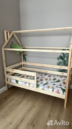 Детская кровать домик